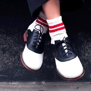 G.H. Bass & Co Classic Leather Saddle Shoes